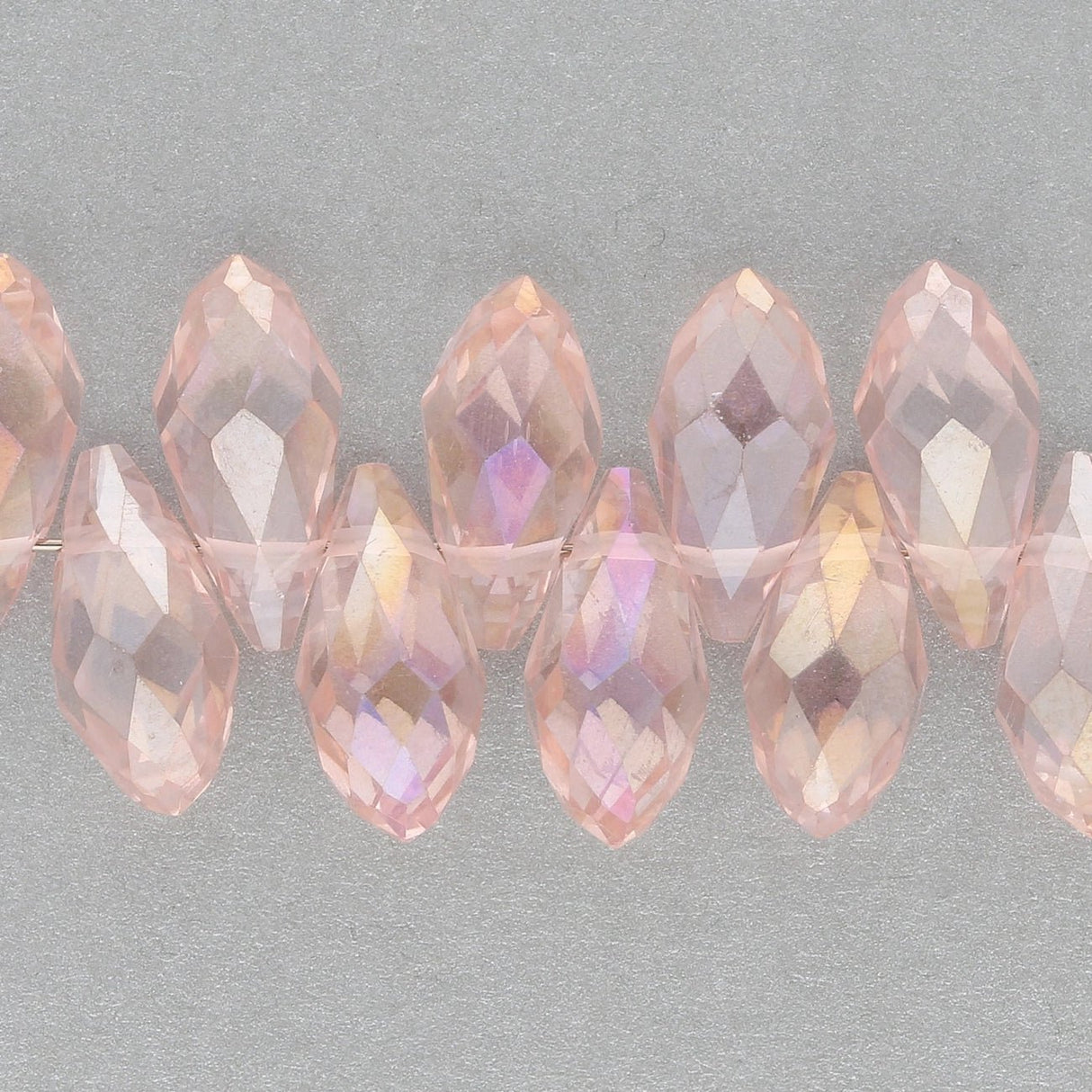 Briolettes Glasperlen mit seitlichem Loch 13x6 mm - Peach Puff - PerlineBeads SA