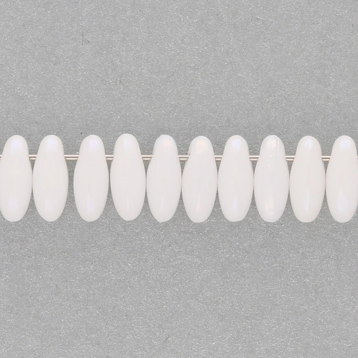 Rizo Glasperlen - 2,5 x 6 mm - Chalk White Luster - PerlineBeads SA