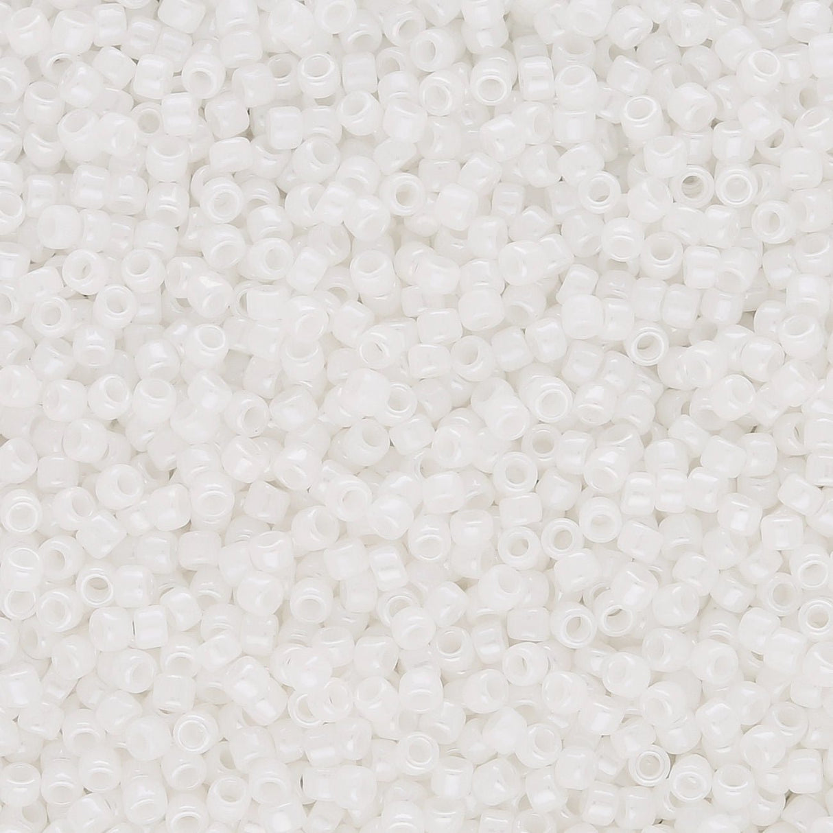 Rocailles - Perlen Toho 15/0 – Opaque Lustered White - PerlineBeads SA