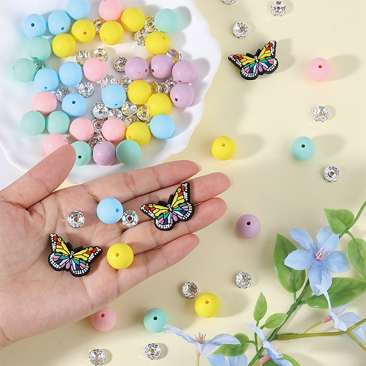 Schmetterling DIY Schmuck-Set Pastell • Silikonperlen & Strass-Spacer • Box mit 65 Teilen - PerlineBeads SA