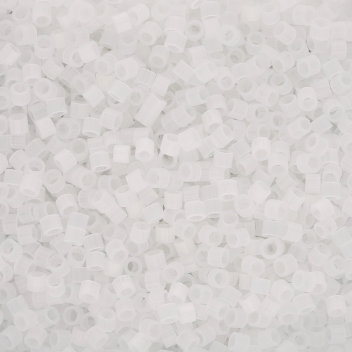 TOHO Aiko - Fiber - Optic Icicle - PerlineBeads SA