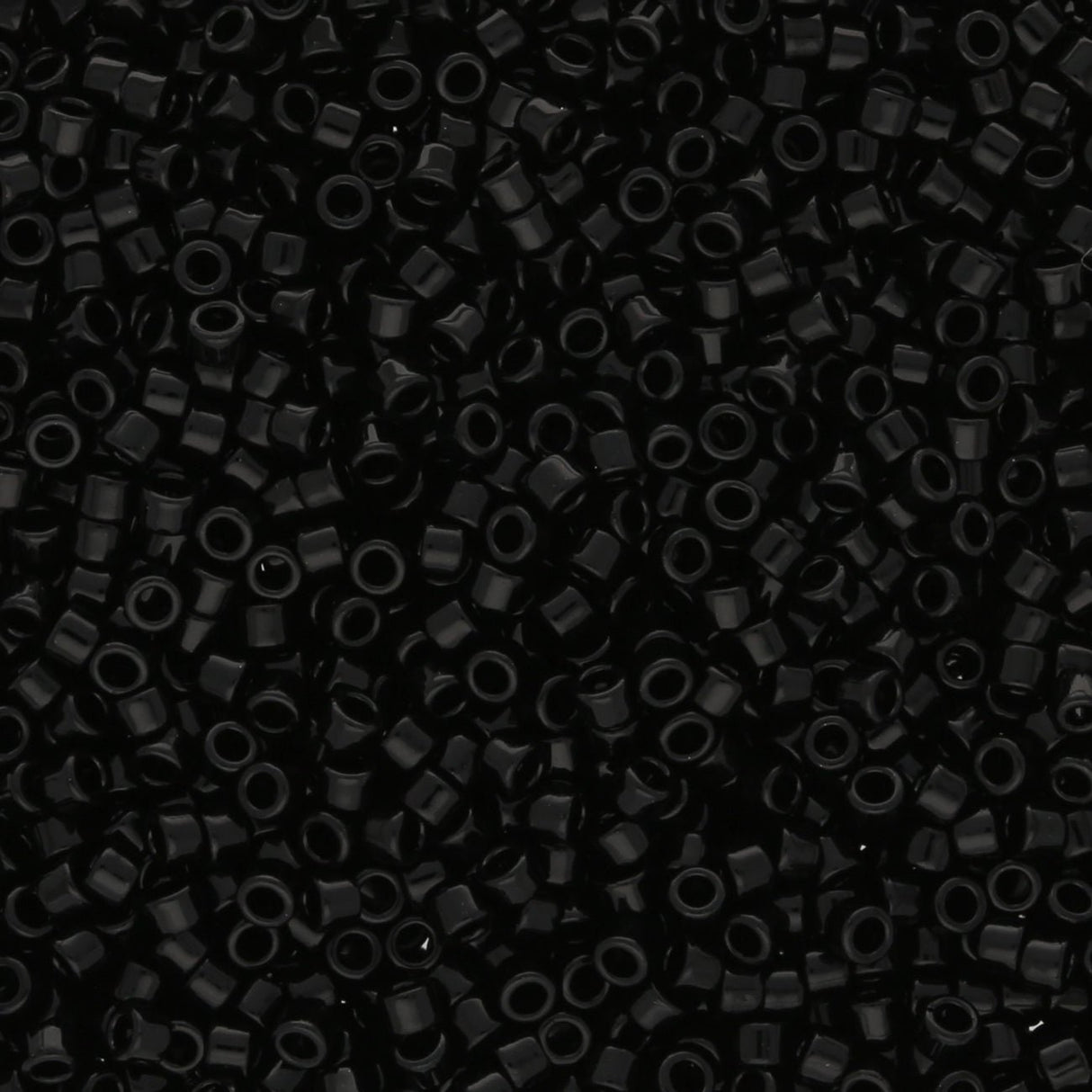 TOHO Aiko - Opaque Jet - PerlineBeads SA