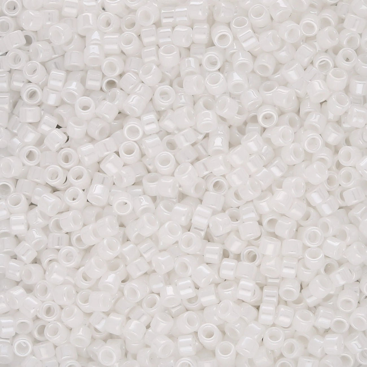 TOHO Aiko - Opaque White Luster - PerlineBeads SA