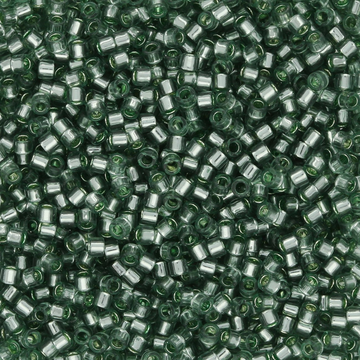 TOHO Aiko - Transparent Silver - Lined Jade - PerlineBeads SA