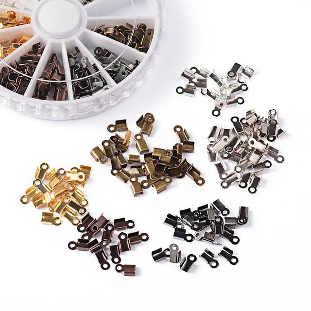 Box mit 420 Klemmen für Kordel – 6 x 3 mm - PerlineBeads