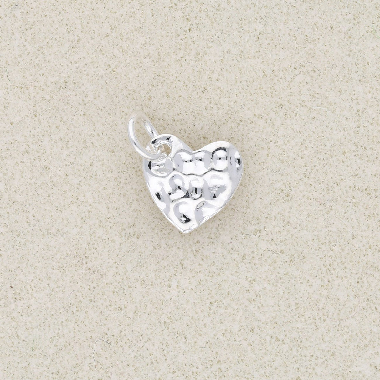 Charm-Anhänger Herz (gehämmert) - PerlineBeads