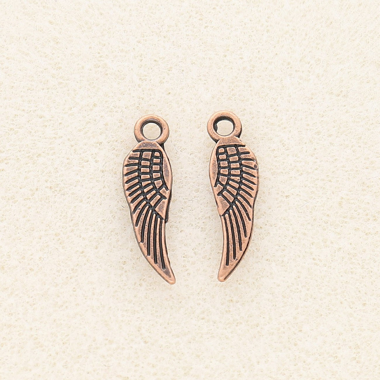 Charm-Anhänger Kleiner Engelsflügel - PerlineBeads