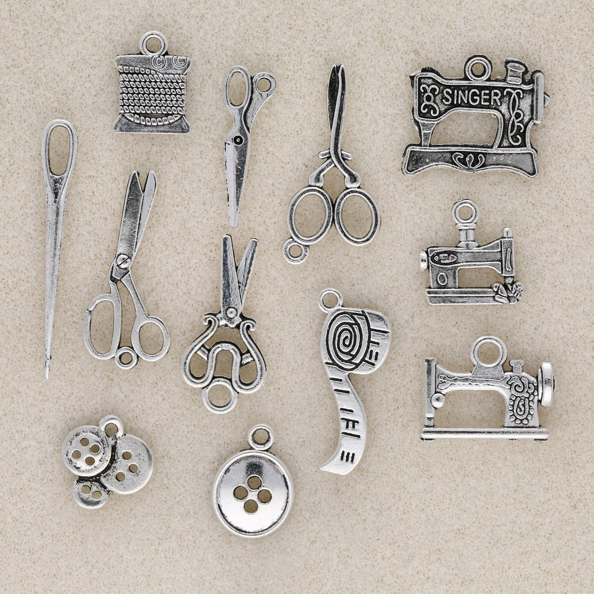 Charm Set “Nähwerkzeuge” (12 Stk.) - PerlineBeads