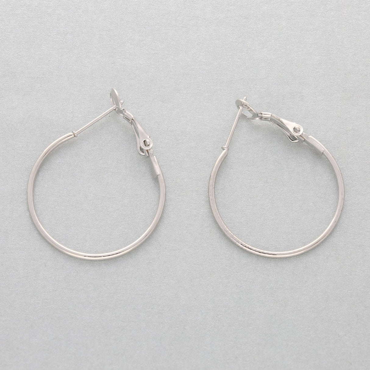 Creolen 31 x 25 mm – Silberfarbig - PerlineBeads