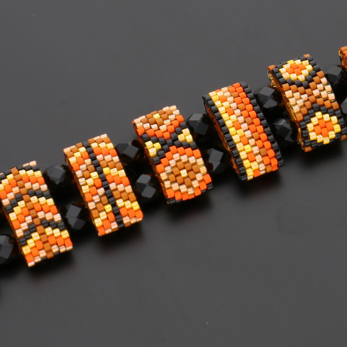 Delica 11/0 - DB2045 - Luminous Mango - PerlineBeads