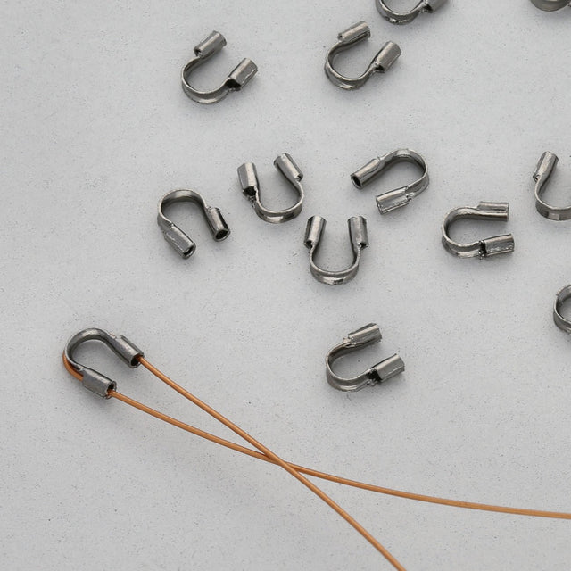Drahtschutz (Wire guardian) aus Messing – Farbe Gunmetal - PerlineBeads