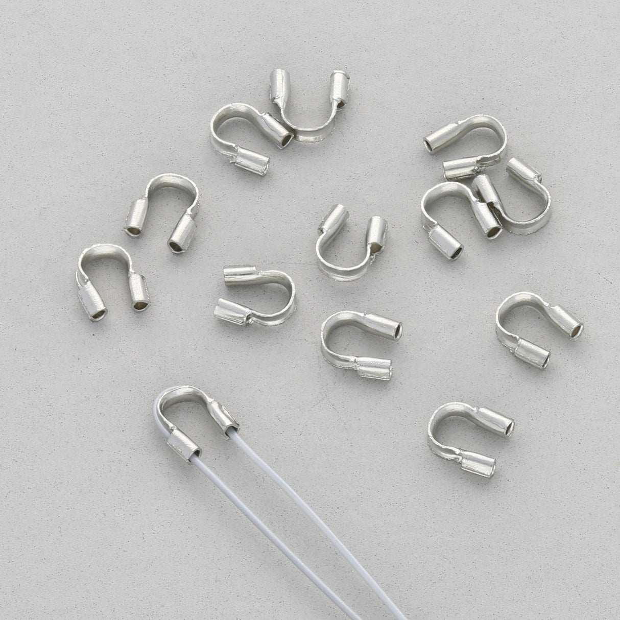 Drahtschutz (Wire guardian) aus Messing – Farbe Platin - PerlineBeads