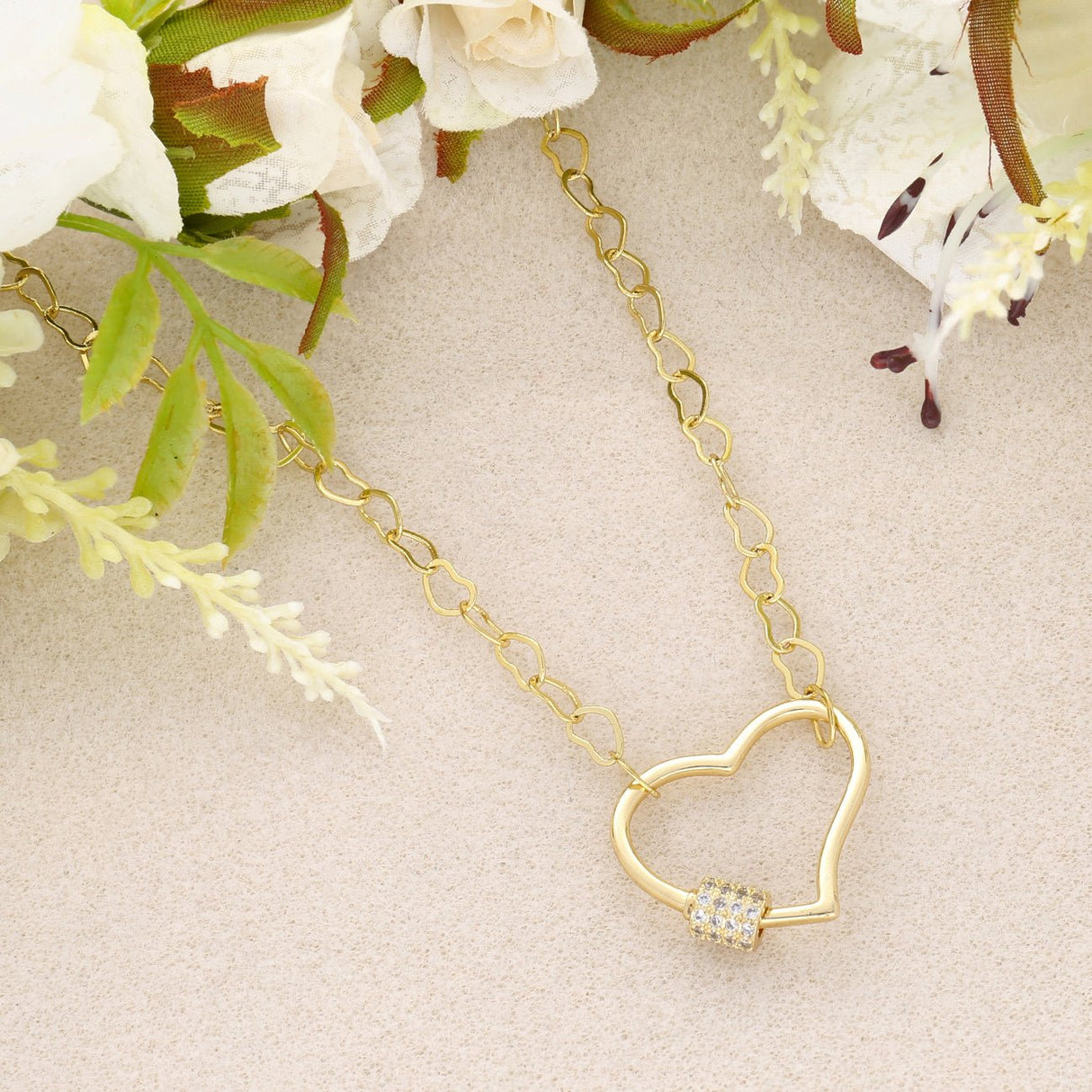 Kette mit herzförmigen Gliedern, Farbe Gold - PerlineBeads