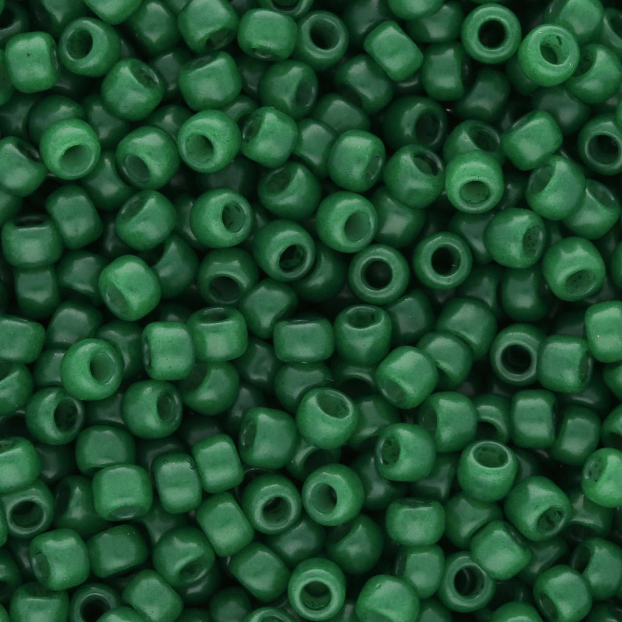 Rocailles-Perlen Toho 8/0 – Hybrid ColorTrends Milky - Kale - PerlineBeads