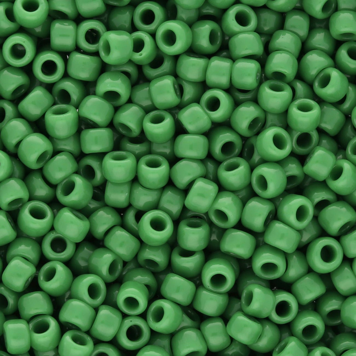 Rocailles-Perlen Toho 8/0 – Opaque Shamrock - PerlineBeads
