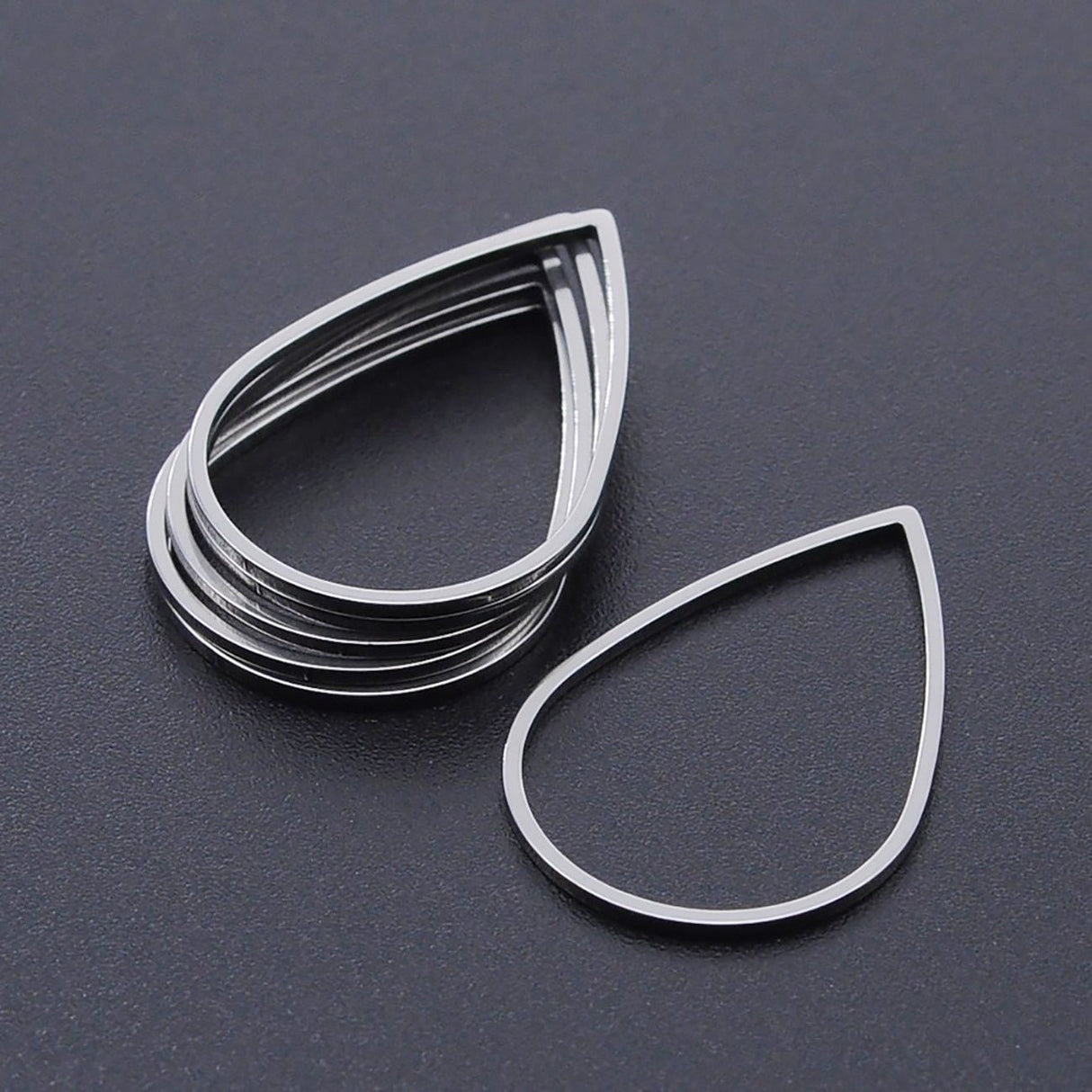 Schmuckverbinder Tropfen-Form 26x17 mm– Farbe Stahl - PerlineBeads