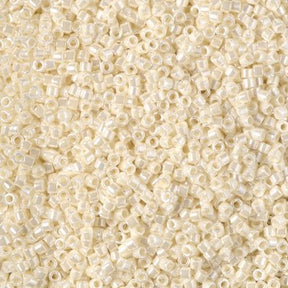 Delica 11/0 - DB1900 - Crystal Ivory Ceylon - PerlineBeads SA