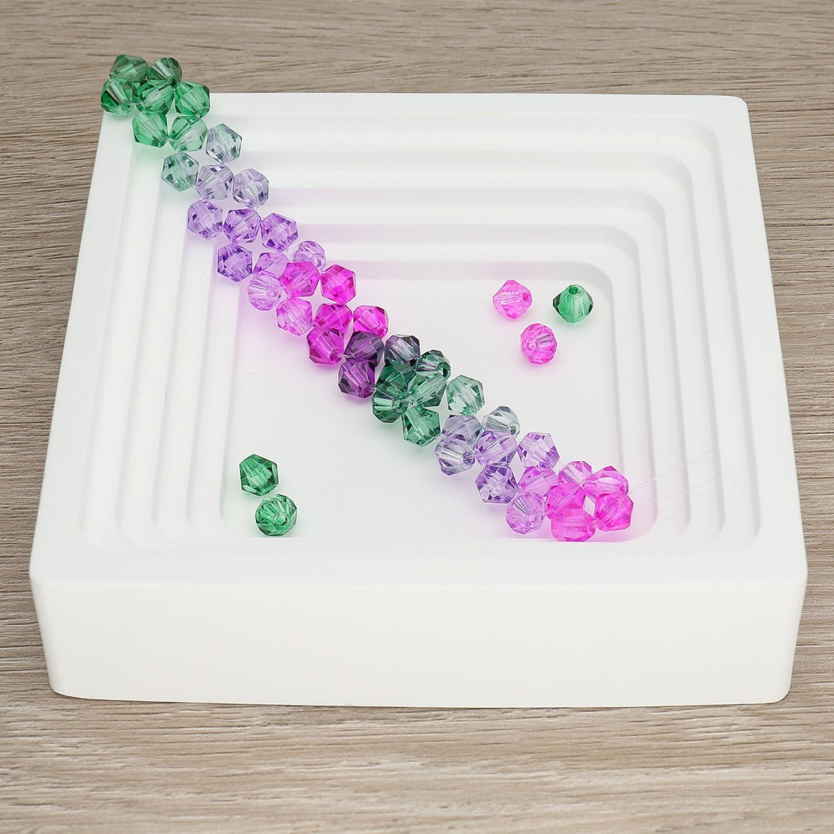 Doppelkegel aus Glas ⋅ 6 mm ⋅ Twilight Garden - PerlineBeads SA