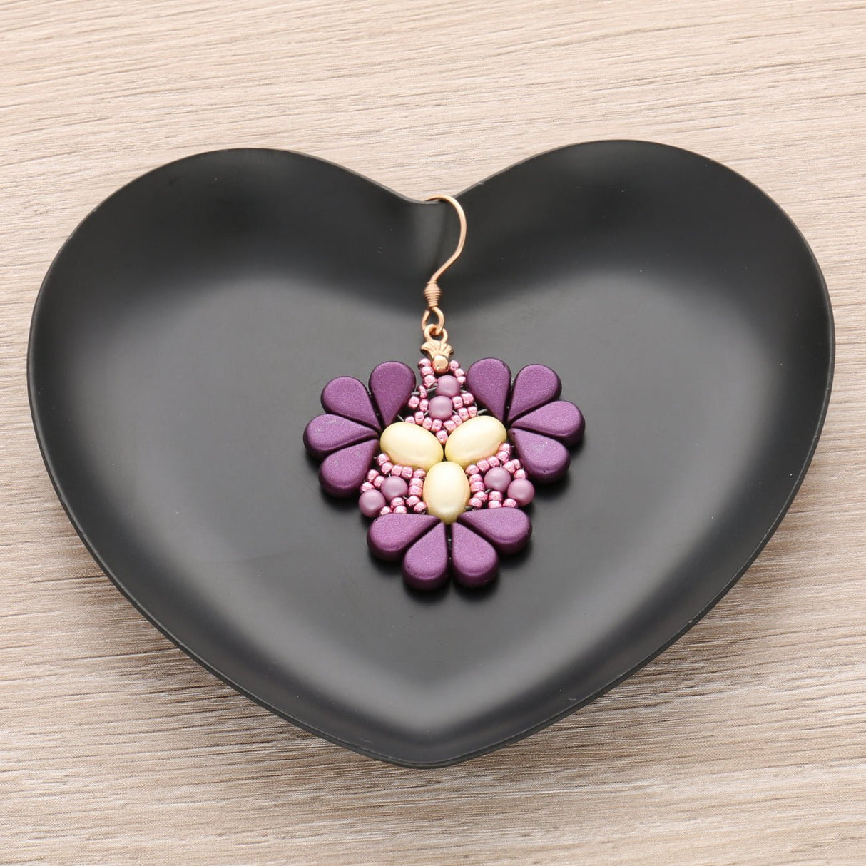 Kit für Ohrringe “Sakura” par Puca® - Pastel Bordeaux - PerlineBeads SA