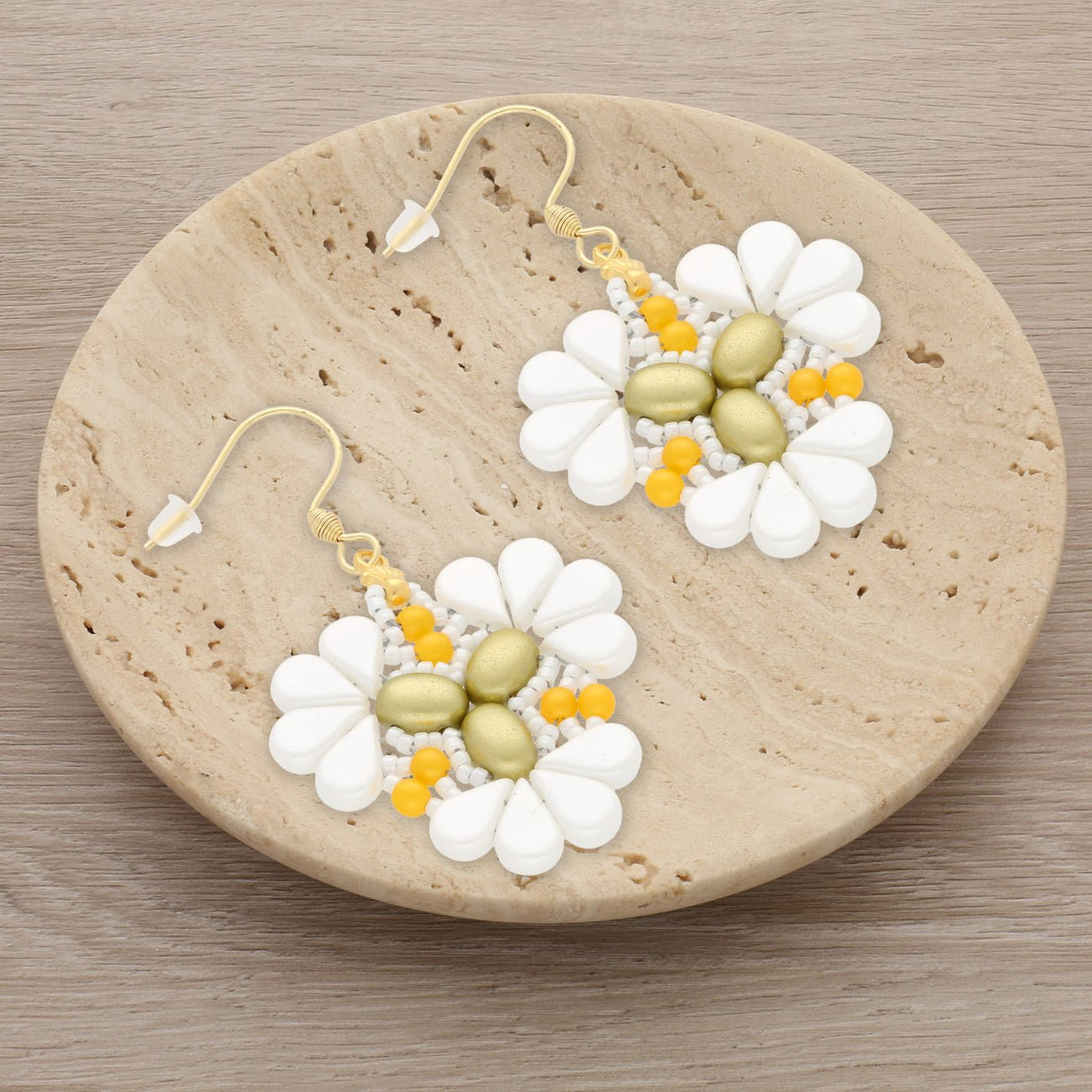 Kit für Ohrringe “Sakura” par Puca® - Pastel Lime - PerlineBeads SA