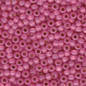 Rocailles-Perlen Miyuki 6/0 – Dyed Dark Pink S/L Alabaster - PerlineBeads SA