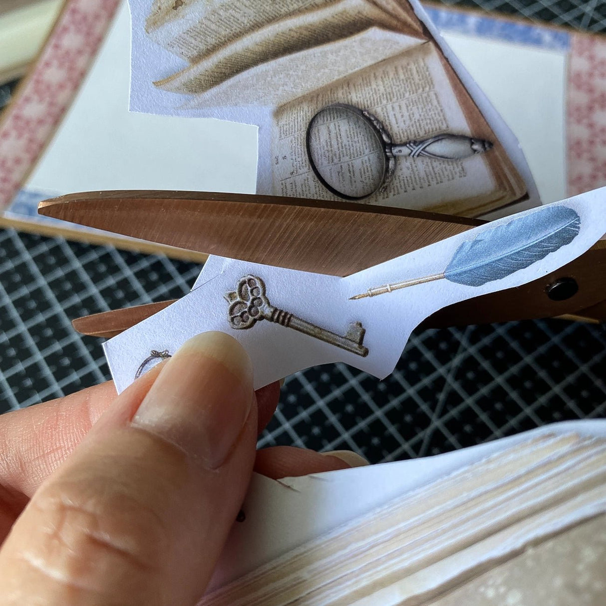 Stamperia Dual Sharp Schere – Titanklinge mit Antihaftbeschichtung - PerlineBeads SA