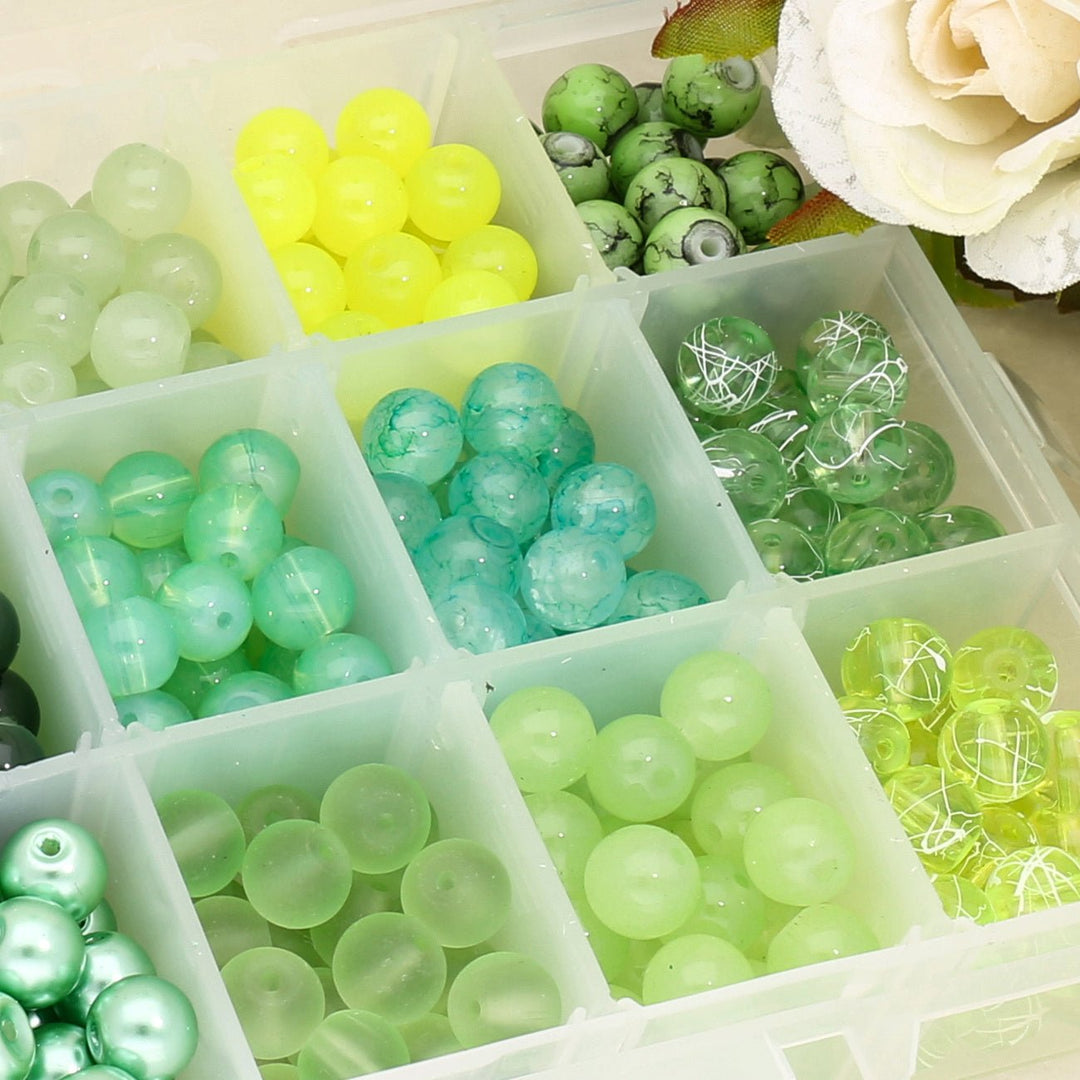 Box mit Sortiment von 24 runden Glasperlen 8 mm - Green mix - PerlineBeads