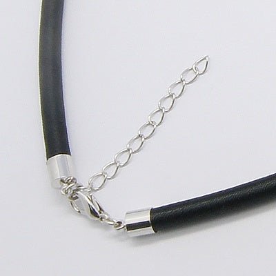 Chokerhalskette aus schwarzer Seide mit Karabinerverschluss - PerlineBeads
