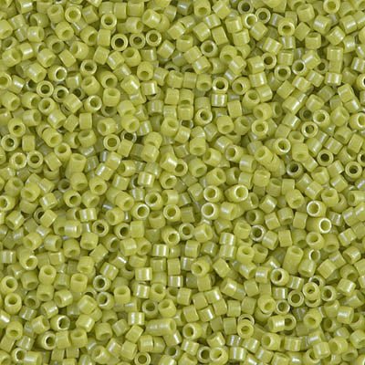 Delica 11/0 - DB262 - Opaque Chartruese Luster - PerlineBeads