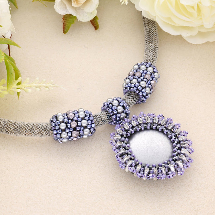 Halskette, röhrenförmig mit funkelnden Kristallen – Farbe Silver Night - PerlineBeads