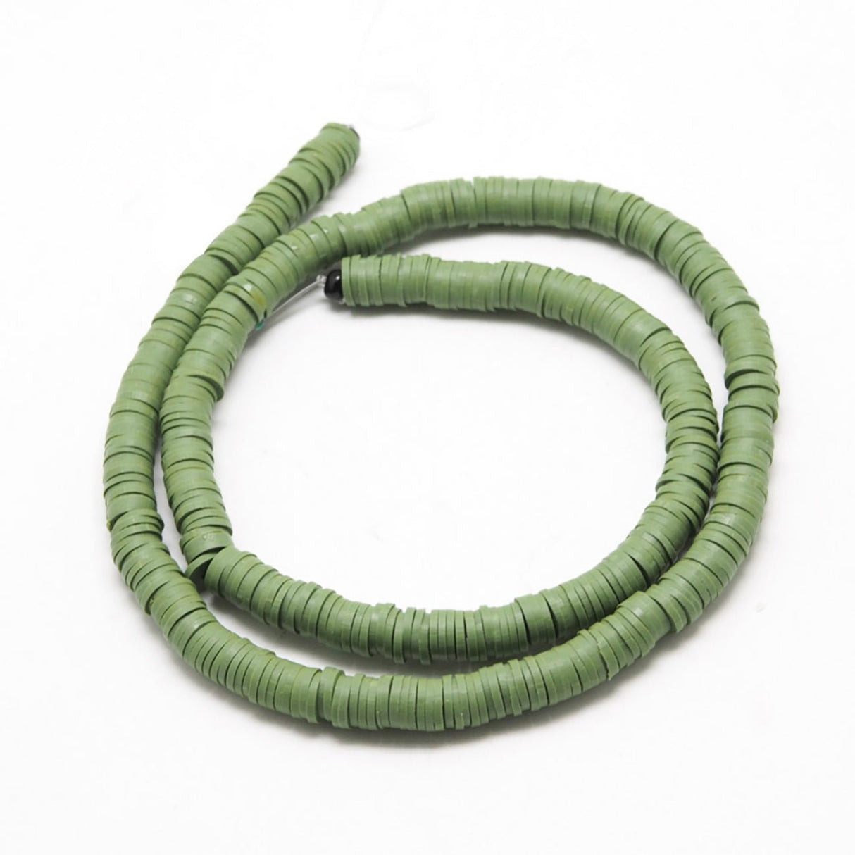Heishi-Perlen aus Polymerpaste 6 mm – Olive - PerlineBeads