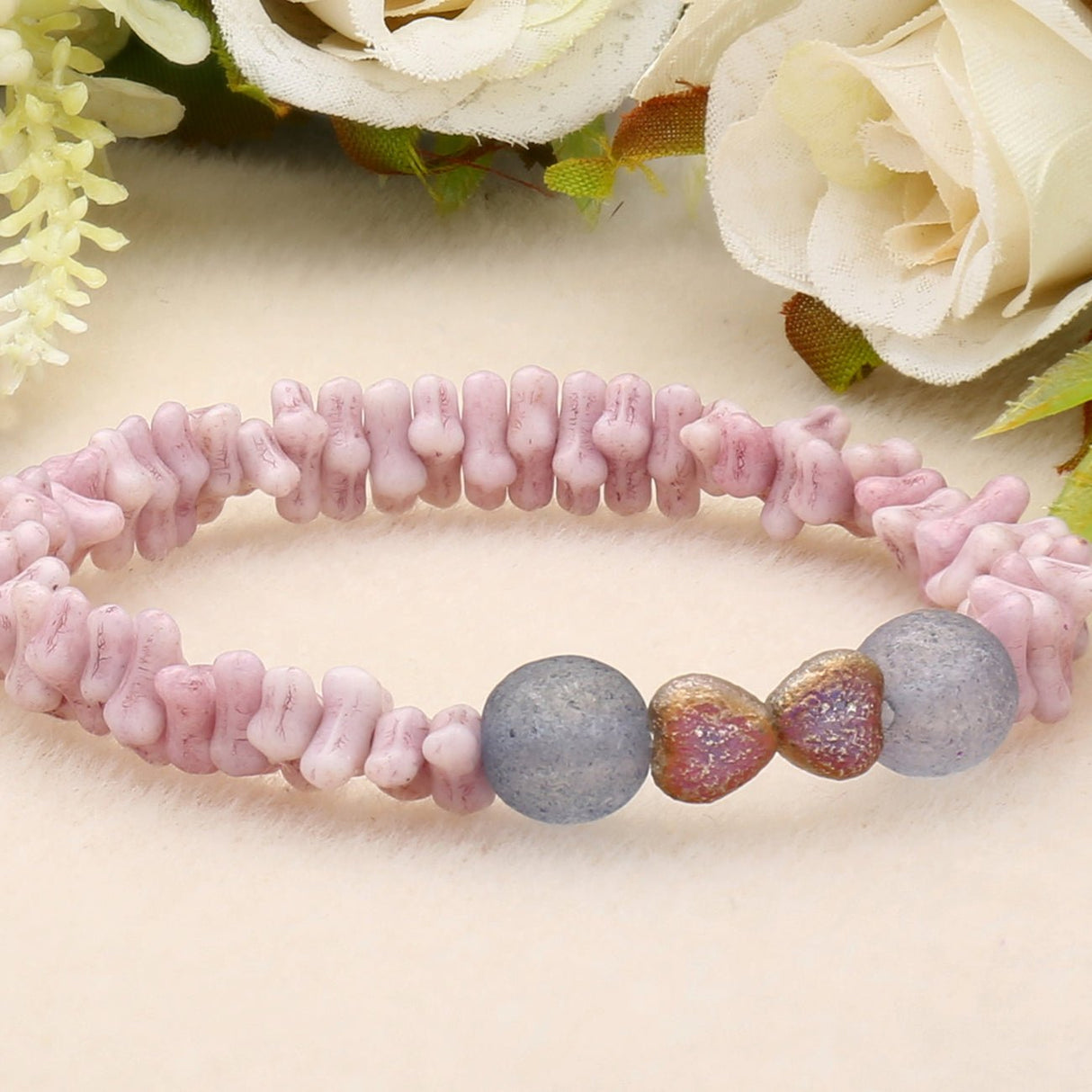 Recycelte Glasperlen "Tiny Bones" - Ceramic Pink - PerlineBeads