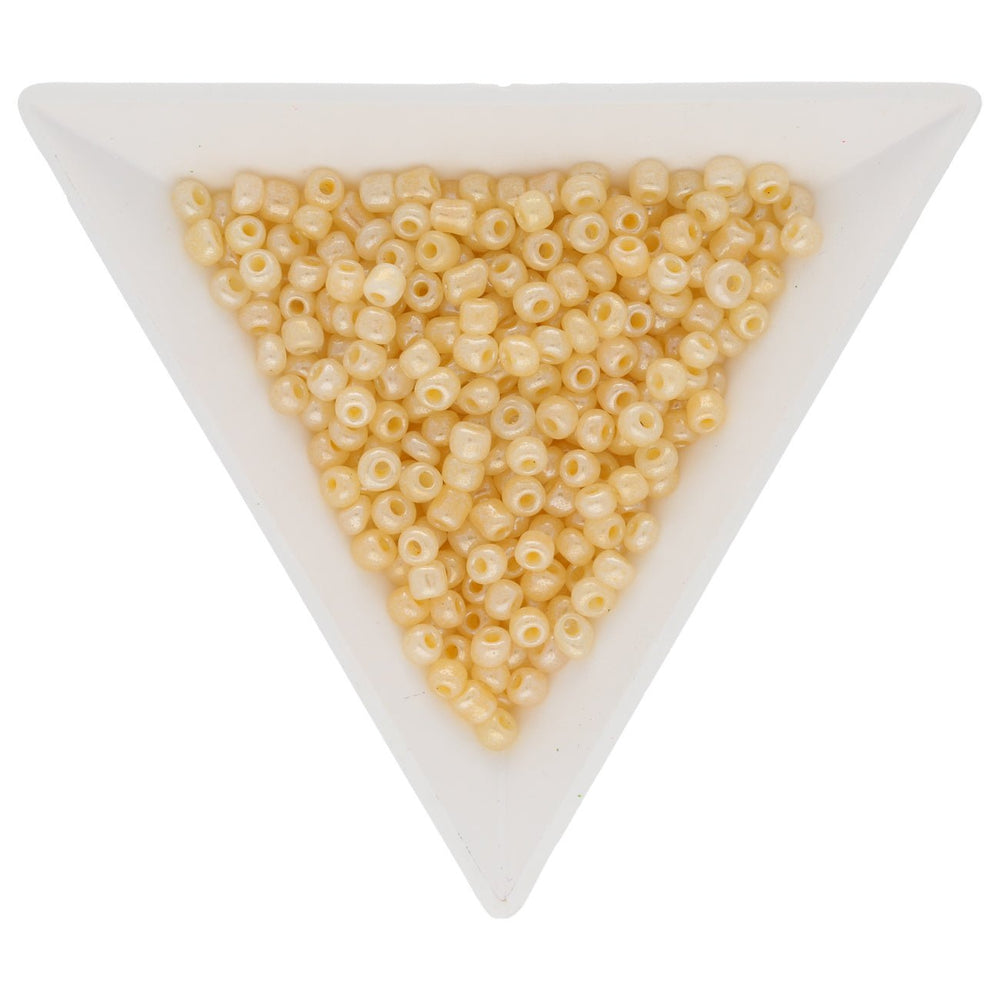 Rocailles Glasperlen 3 mm unregelmässige Grösse – Ceylon Champagne Yellow - PerlineBeads