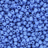 Rocailles Glasperlen 3 mm unregelmässige Grösse – Opaque Cornflower Blue - PerlineBeads