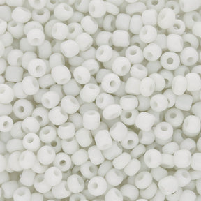 Rocailles Glasperlen 3 mm unregelmässige Grösse – Opaque White - PerlineBeads