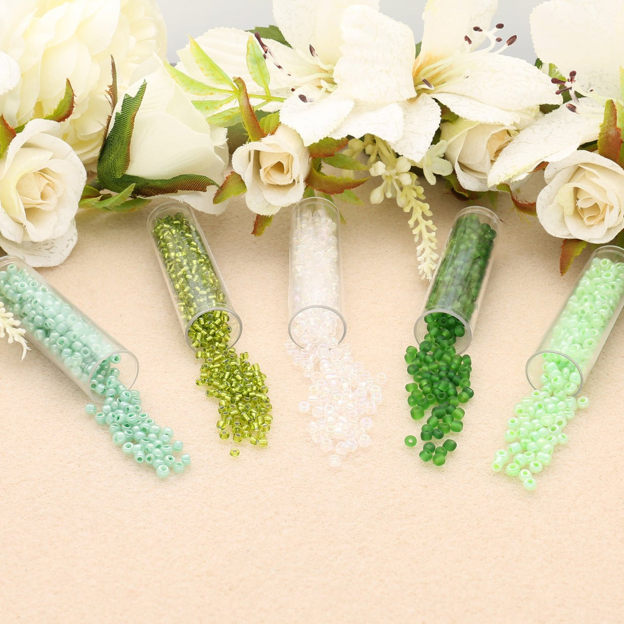 Rocailles Glasperlen Mix 8/0 unregelmässige Grösse – Lime Magic - PerlineBeads