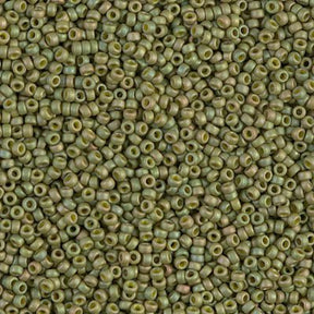 Rocailles-Perlen Miyuki 15/0 – Matte Light Olive Luster - PerlineBeads