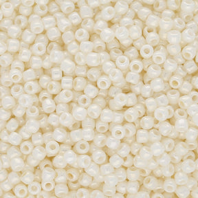 Rocailles-Perlen Toho 11/0 – Opaque Lustered Navajo White - PerlineBeads