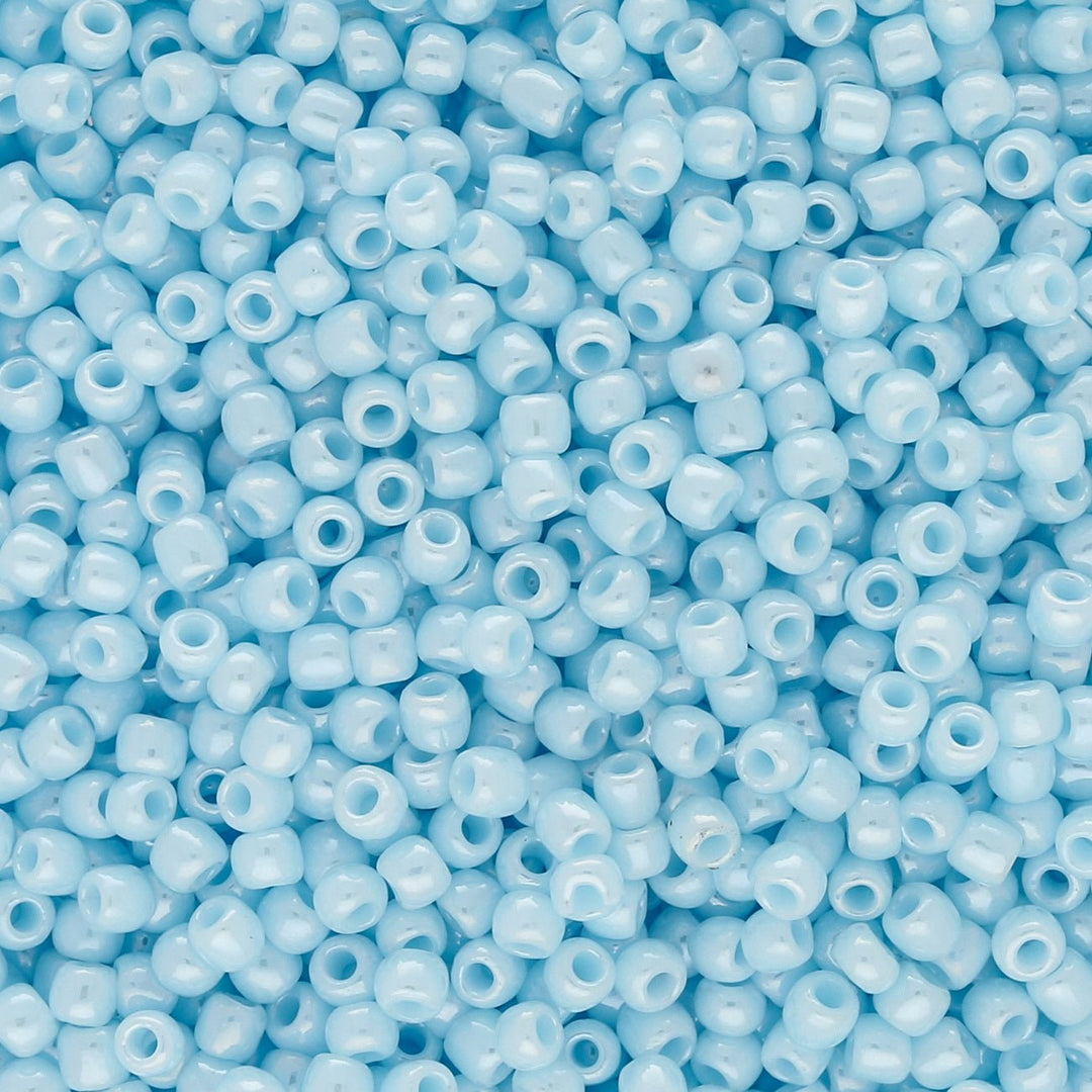 Rocailles-Perlen Toho 11/0 – Opaque-Lustered Pale Blue - PerlineBeads