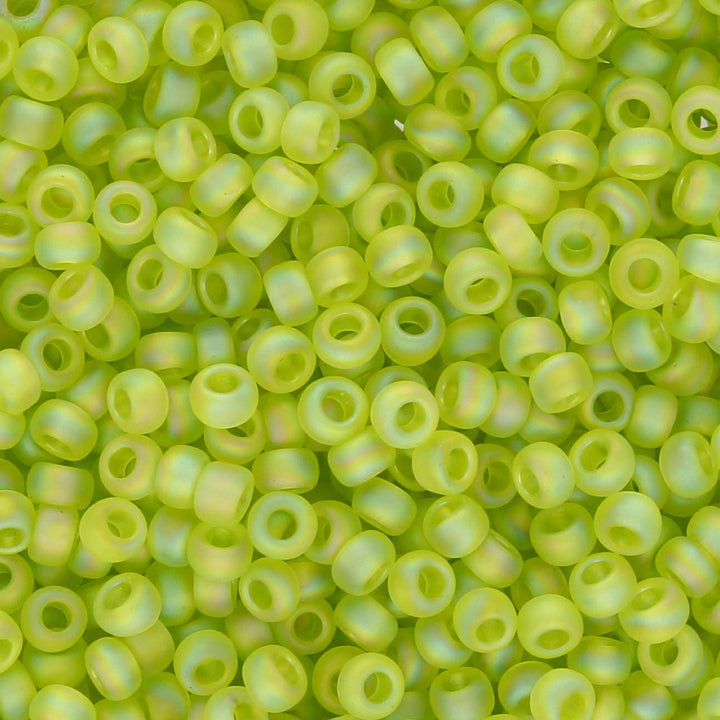 Rocailles-Perlen Toho 11/0 – Transparent Rainbow Frosted Lime - PerlineBeads