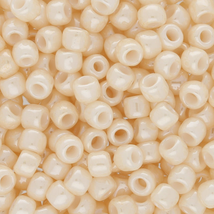 Rocailles-Perlen Toho 6/0 – Opaque Lustered Light Beige - PerlineBeads