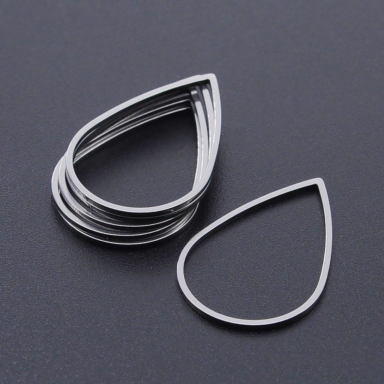 Schmuckverbinder Tropfen-Form 26x17 mm– Farbe Stahl - PerlineBeads